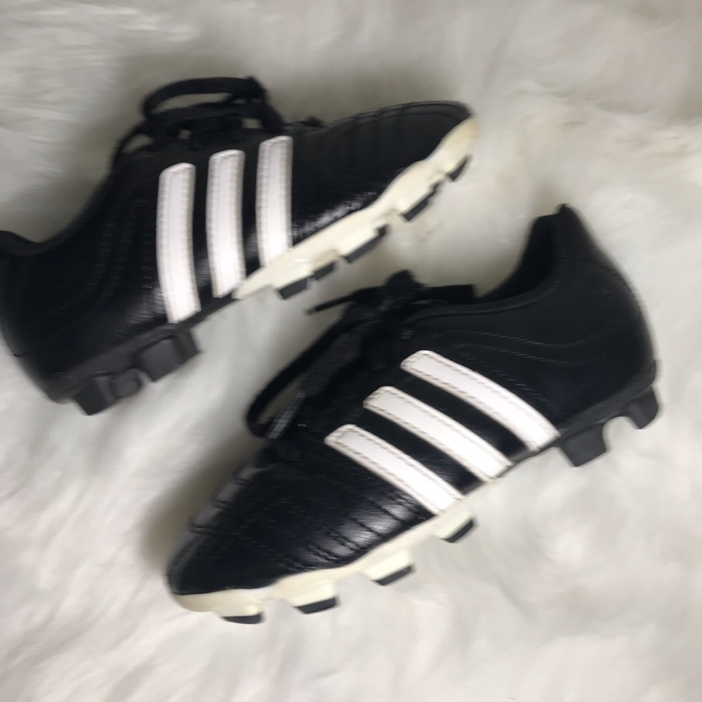 Adidas Girls/Boys/Unisex Soccer Cleats - size 13 - Picture 2 of 4